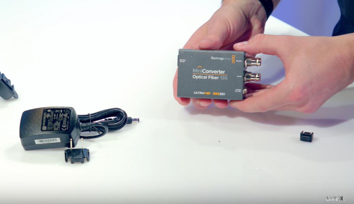 Unboxing: Blackmagic Mini Converter Optical Fiber 12G | Live X